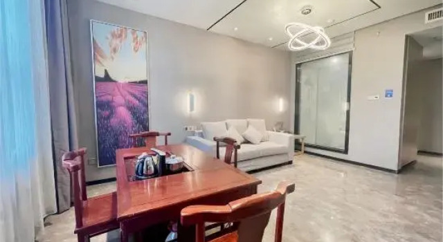 Люкс Deluxe Xifeng Hotels (Foshan Nanhai Square)