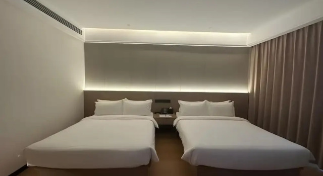 Номер Deluxe The MAJULAN Hotel