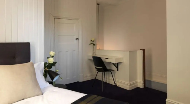 Трёхместный номер Standard Hotel Harry, an Ascend Collection Hotel