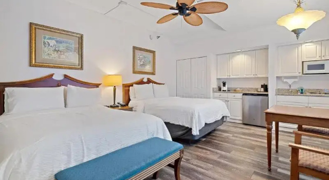 Четырёхместный номер Premium Holiday Inn & Suites Clearwater Beach S-Harbourside