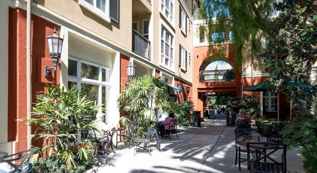 The Oaks by Bluebird Suites