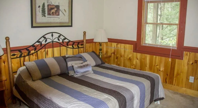 17 Honeysuckle Lodge - 5 Br Cabin