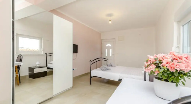 Apartments Lorena, Забронировать Апартаменты/квартира Округ-Горнджи 