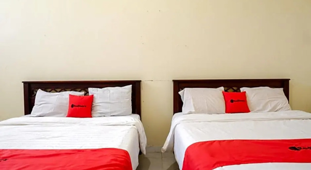Люкс RedDoorz @ Hotel Citra Indah