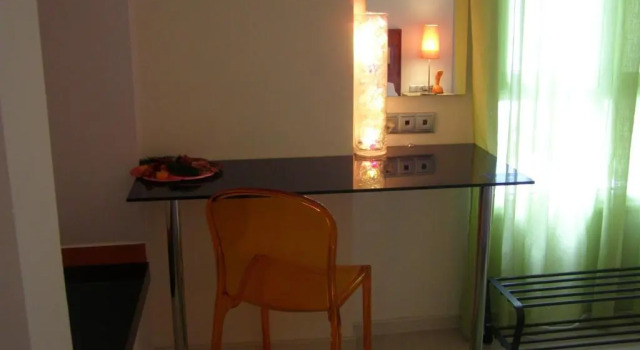 Room "frog" in a neoclasical house