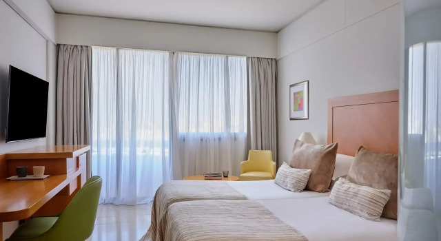 Двухместный номер Standard с видом на бассейн Atlantica Oasis Hotel