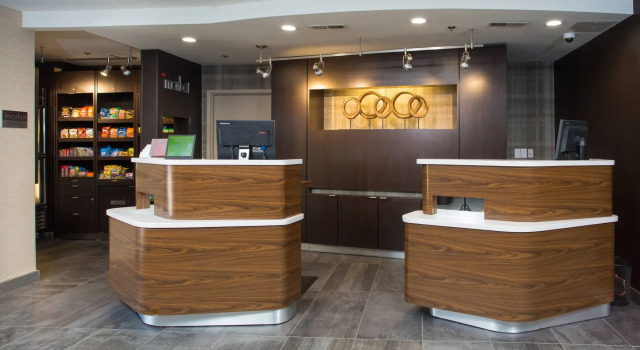 Courtyard by Marriott Boston Westborough, Varaa Hotelli Hotellit New England uima-altaalla, Uima-allas