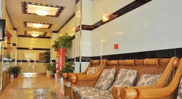 Wuhan Happy Sunshine Hotel, Prenota Hotel Wuchang Wuhan, vicino a Wuhan Yangtze River Bridge