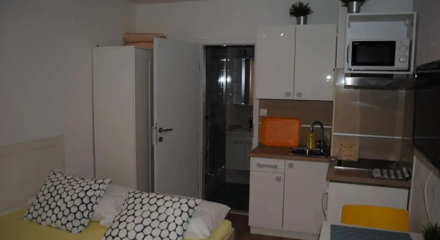 Студия Apartments on the square