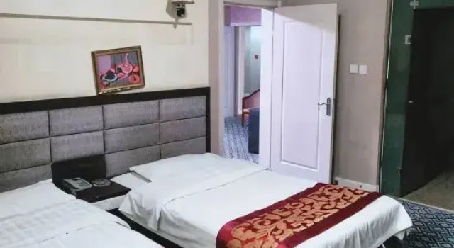 Люкс Deluxe Daqian Business Hotel