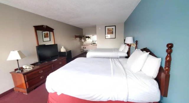 Четырёхместный номер Standard Twelve Oaks Inn