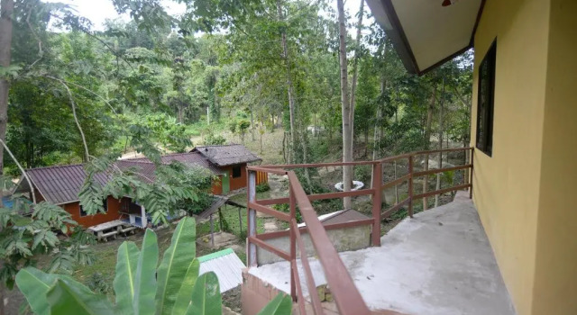 Бунгало с красивым видом из окна Phuzai Kaew Resort
