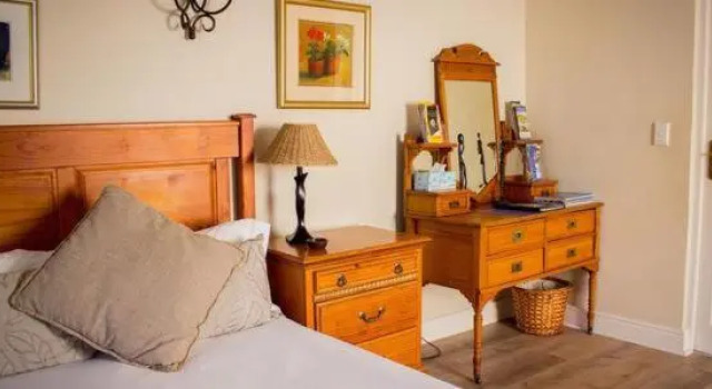 Westbury House Guest House, Забронировать Гостевой дом Гостевые дома Rondebosch, Гостевой дом