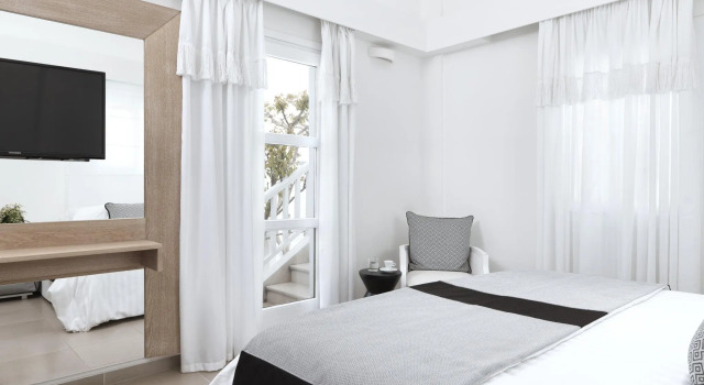 Двухместный номер Standard с балконом Aressana Spa Hotel & Suites - Small Luxury Hotels of the World
