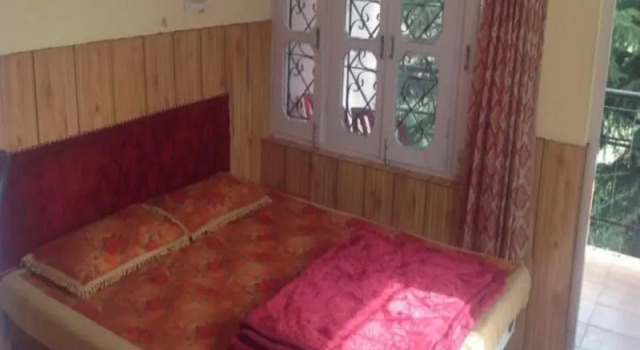 Номер Economy с балконом и с красивым видом из окна Hotel Ekant Lodge - Budget Hotel In Mcleodganj