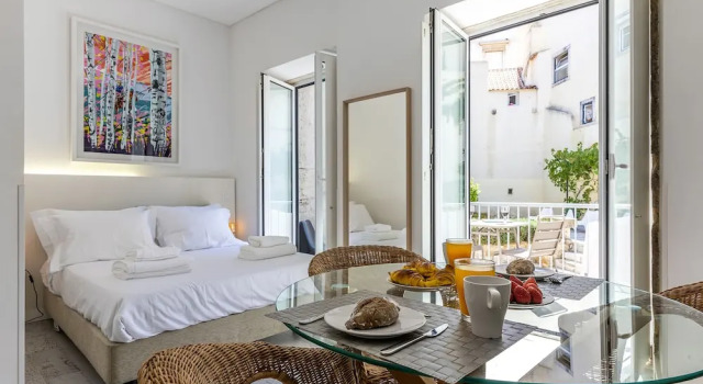 Студия Deluxe Portas do Céu Apartments
