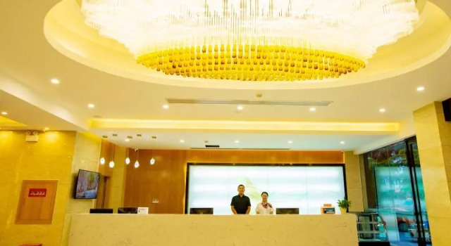 Green Tree Inn Express Hainan Danzhou General Bus Station, Book Hotel Danzhou Hainan