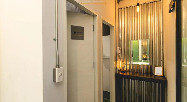 Кровать в общем номере (женский номер) Post Factory Bed & Breakfast