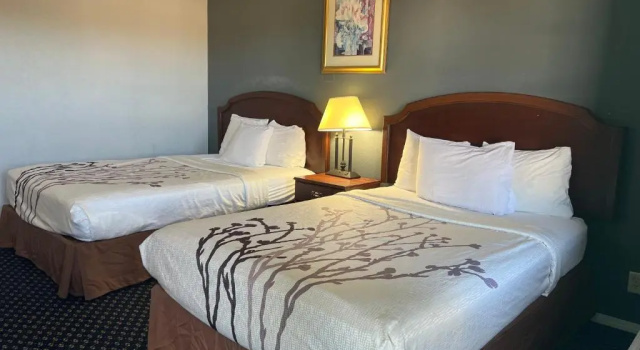 Четырёхместный номер Standard Greensburg Inn