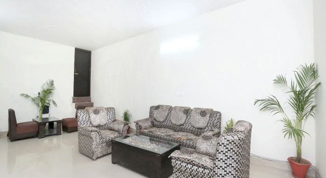 OYO 11369 Hotel Noor Plaza