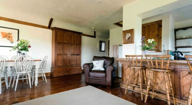 Simmy Taggart Islands, Book Hotel Downpatrick Down County