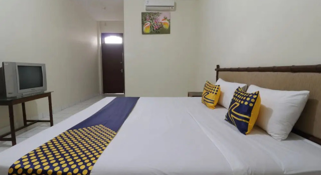 Номер Economy SPOT ON 2426 Hotel Aget Jaya Ii
