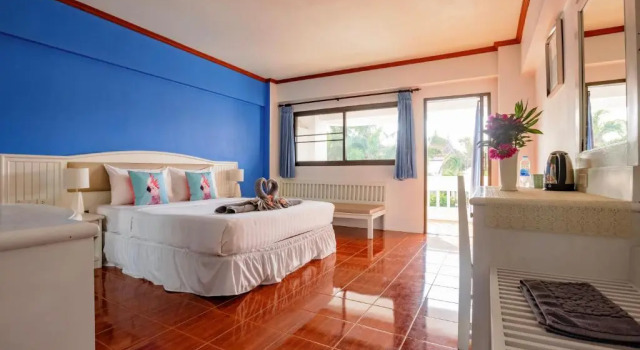 Двухместный номер Deluxe с видом на бассейн Bay Beach Resort
