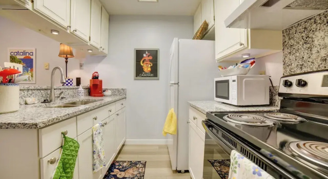 Апартаменты 1 Mi to Reno-sparks: Family Retreat w/ Fireplace!