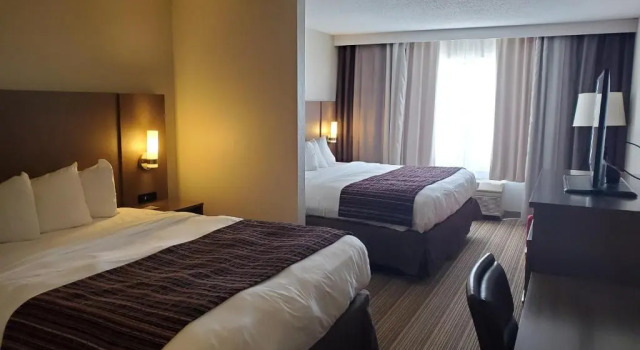 Четырёхместный люкс Country Inn & Suites by Radisson, Mason City, IA