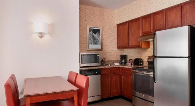 Четырёхместный люкс Residence Inn by Marriott Chicago Schaumburg/Woodfield Mall