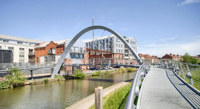Апартаменты Coventry Luxury Townhouse City Centre Private Parking Sleeps 9 by EMPOWER HOMES rates incl VAT