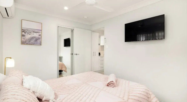Smart Suites Self Check-in Apartments - 14 Freney, Book Apartment Brisbane Brisbane Region