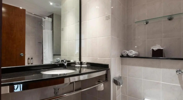 Четырёхместный номер Standard Crowne Plaza Birmingham NEC by IHG
