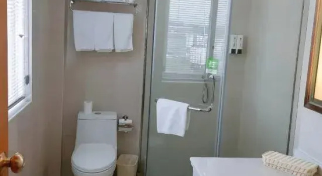 Семейный номер Standard GreenTree Inn Chizhou High-Speed Railway Station Hotel