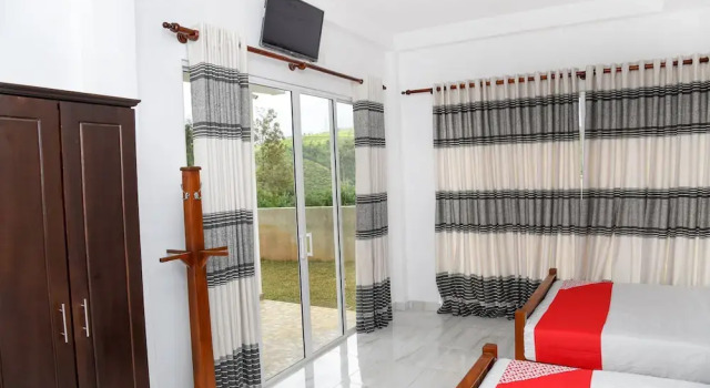 OYO 451 Ivy Bungalow, Забронировать Отель Нувара-Элия 