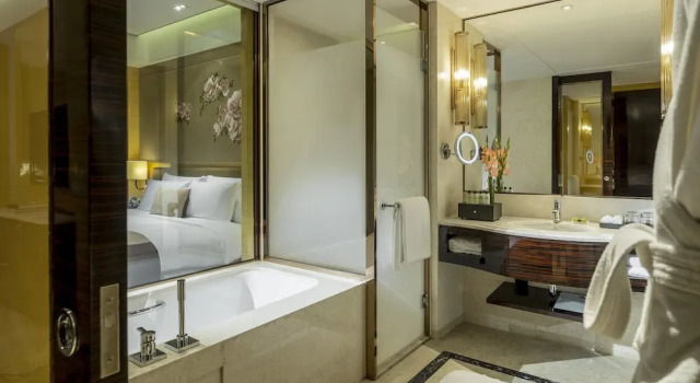 Двухместный номер Club Lounge Access Premium InterContinental Shijiazhuang by IHG
