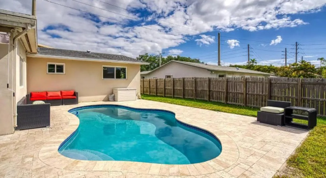 Tranquil Retreat with HEATED POOL Minutes to the Beach, Rezerwuj Hotel Hotele w Broward County z parkingiem, Parking