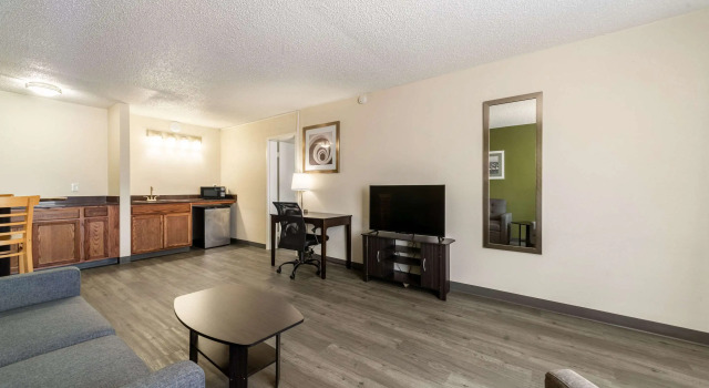 Четырёхместный люкс Quality Inn & Suites Vandalia near I-70 and Hwy 51