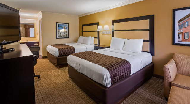 Четырёхместный номер Standard Best Western Inn & Suites