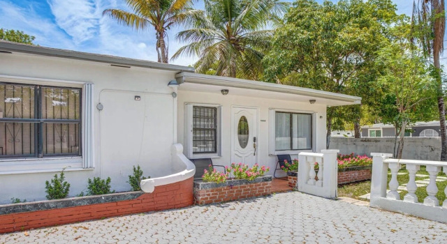 4 Mi to Surfside Beach! North Miami Apt, Varaa Lomakoti Huvilat kohteessa Florida, Villa