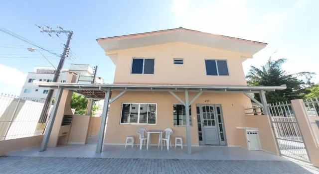 Casa 1 - Casa com piscina 10 pessoas