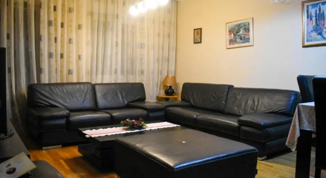 Апартаменты Apartman Sara 2