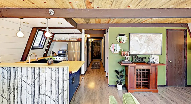 New Listing! Charming Home: Large Deck, Near Beach Home, Забронировать Отель Инклайн-Виллидж North Lake Tahoe