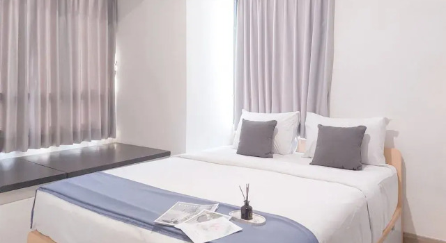 Апартаменты Deluxe Homey And Good Place 2Br At Collins Boulevard Apartment