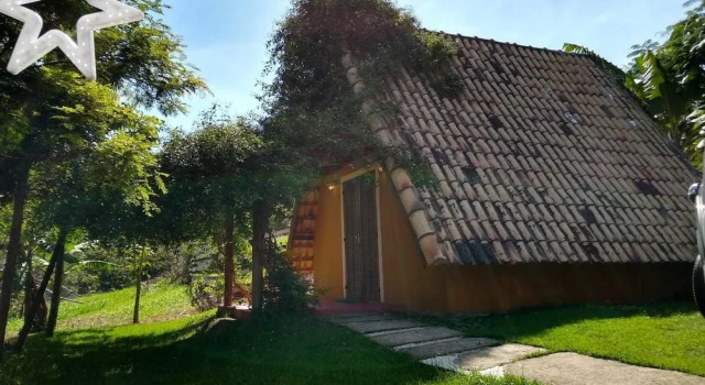 Трёхместный номер Standard с балконом Chalés Quinta do Cedro