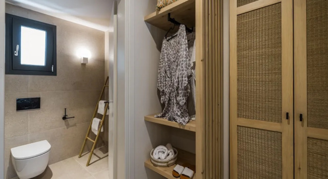 Topos Suites, Book Apartment Hotels in Lassi with Parking, Parking
