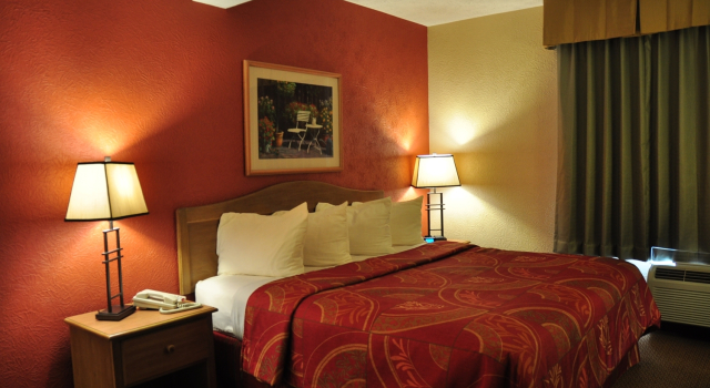 Best Western PLUS Caldwell Inn, Buchen Sie Hotel Hotels in Caldwell mit Parkplatz, Parkplätze