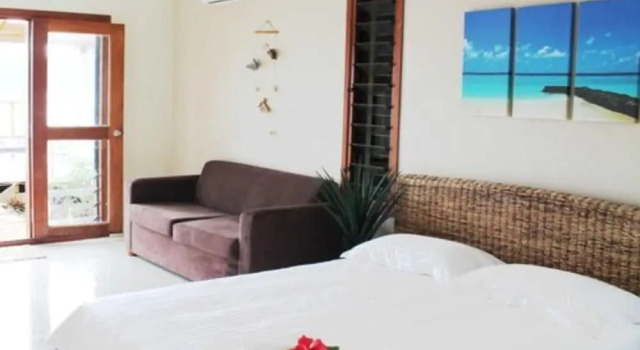 Vanuatu Beachfront Apartments, Book Apartment Mele The Chief