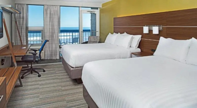 Четырёхместный номер Standard с видом на город Holiday Inn Express Nags Head Oceanfront by IHG