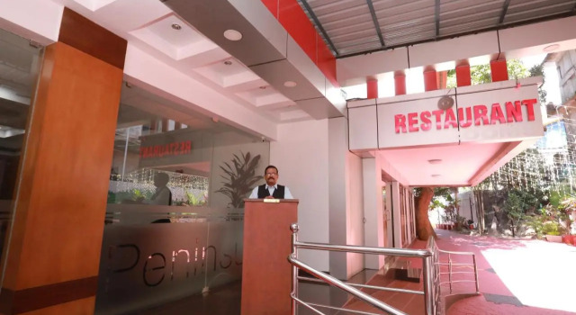Hotel peninsula, Varaa Hotelli Thrissur New Delhi